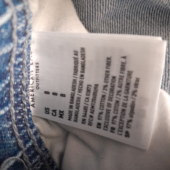 American Eagle woman jean shorts Sz 8 - Picture 4 of 4